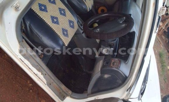 Nunua Ilio tumika Nissan Bluebird Nyeupe Gari ndani ya Nairobi nchini Nairobi Nunua Ilio tumika Nissan Bluebird Nyeupe Gari ndani ya Nairobi nchini Nairobi