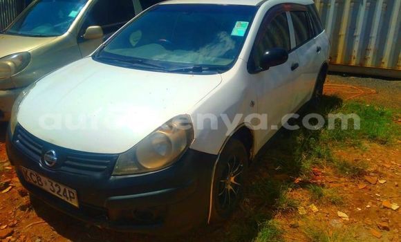 Oofamaa Nissan AD White Makiinaa iti Nairobi keessatti Nairobi keessatti