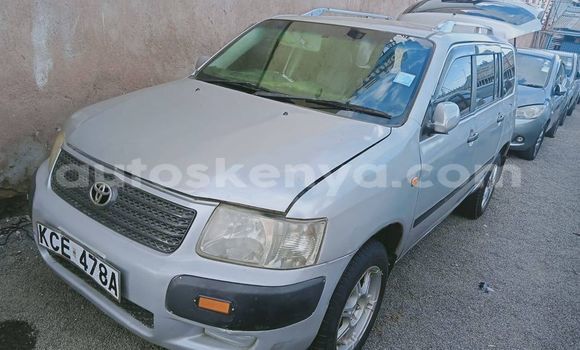 Oofamaa Toyota Succeed Blue Makiinaa iti Nairobi keessatti Nairobi keessatti