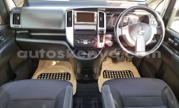 Nunua Ilio tumika Nissan Serena Nyekundu Gari ndani ya Nairobi nchini Nairobi Nunua Ilio tumika Nissan Serena Nyekundu Gari ndani ya Nairobi nchini Nairobi