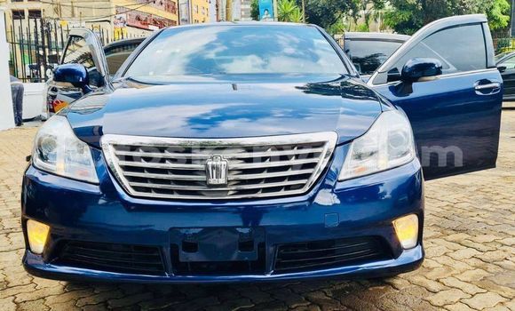 Nunua Ilio tumika Toyota Crown Bluu Gari ndani ya Nairobi nchini Nairobi Nunua Ilio tumika Toyota Crown Bluu Gari ndani ya Nairobi nchini Nairobi