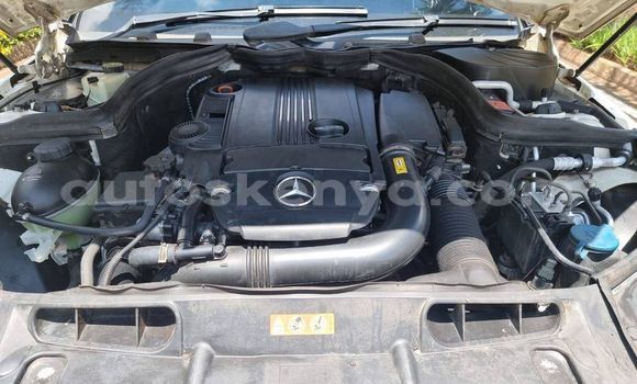 Nunua Ilio tumika Mercedes‒Benz C–Class Nyeupe Gari ndani ya Nairobi nchini Nairobi Nunua Ilio tumika Mercedes‒Benz C–Class Nyeupe Gari ndani ya Nairobi nchini Nairobi