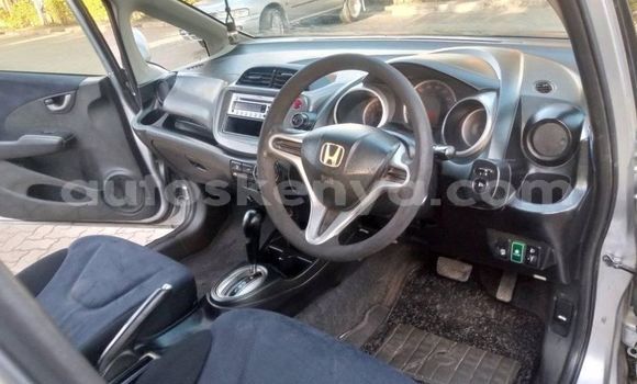 Nunua Ilio tumika Honda Fit Fedha Gari ndani ya Nairobi nchini Nairobi Nunua Ilio tumika Honda Fit Fedha Gari ndani ya Nairobi nchini Nairobi