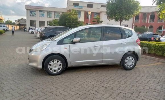 Nunua Ilio tumika Honda Fit Fedha Gari ndani ya Nairobi nchini Nairobi Nunua Ilio tumika Honda Fit Fedha Gari ndani ya Nairobi nchini Nairobi