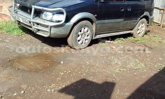 Oofamaa Mitsubishi RVR Black Makiinaa iti Nairobi keessatti Nairobi keessatti