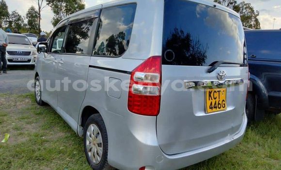 Oofamaa Toyota Noah Silver Makiinaa iti Nairobi keessatti Nairobi keessatti Oofamaa Toyota Noah Silver Makiinaa iti Nairobi keessatti Nairobi keessatti