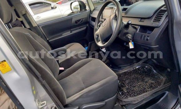 Oofamaa Toyota Noah Silver Makiinaa iti Nairobi keessatti Nairobi keessatti Oofamaa Toyota Noah Silver Makiinaa iti Nairobi keessatti Nairobi keessatti
