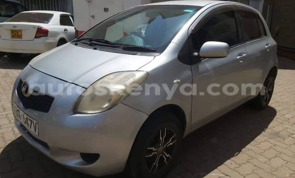 Nunua Ilio tumika Toyota Vitz Fedha Gari ndani ya Nairobi nchini Nairobi