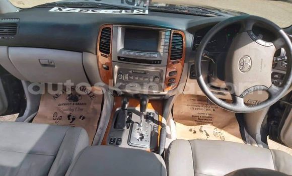 Oofamaa Toyota Land Cruiser Black Makiinaa iti Nairobi keessatti Nairobi keessatti Oofamaa Toyota Land Cruiser Black Makiinaa iti Nairobi keessatti Nairobi keessatti