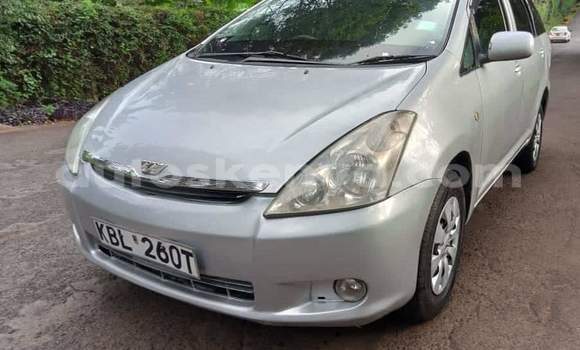 Oofamaa Toyota Wish Silver Makiinaa iti Nairobi keessatti Nairobi keessatti