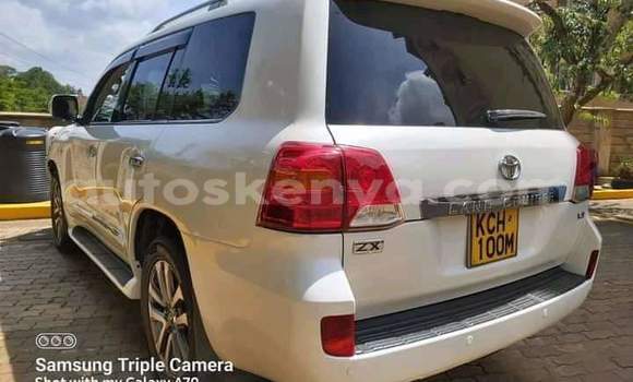Oofamaa Toyota Land Cruiser White Makiinaa iti Nairobi keessatti Nairobi keessatti Oofamaa Toyota Land Cruiser White Makiinaa iti Nairobi keessatti Nairobi keessatti