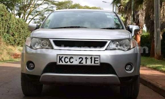 Oofamaa Mitsubishi Outlander Silver Makiinaa iti Nairobi keessatti Nairobi keessatti