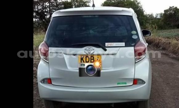 Oofamaa Toyota Ractis Silver Makiinaa iti Nairobi keessatti Nairobi keessatti Oofamaa Toyota Ractis Silver Makiinaa iti Nairobi keessatti Nairobi keessatti