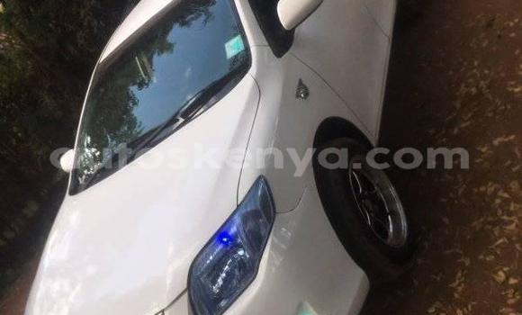 Oofamaa Toyota Fielder White Makiinaa iti Nairobi keessatti Nairobi keessatti Oofamaa Toyota Fielder White Makiinaa iti Nairobi keessatti Nairobi keessatti
