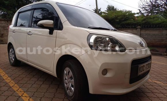 Oofamaa Toyota Porte White Makiinaa iti Nairobi keessatti Nairobi keessatti Oofamaa Toyota Porte White Makiinaa iti Nairobi keessatti Nairobi keessatti
