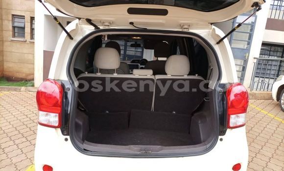 Oofamaa Toyota Porte White Makiinaa iti Nairobi keessatti Nairobi keessatti Oofamaa Toyota Porte White Makiinaa iti Nairobi keessatti Nairobi keessatti