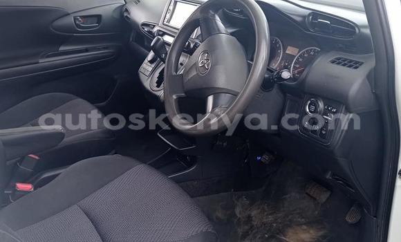 Oofamaa Toyota Wish White Makiinaa iti Nairobi keessatti Nairobi keessatti Oofamaa Toyota Wish White Makiinaa iti Nairobi keessatti Nairobi keessatti