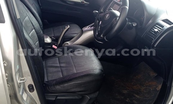Oofamaa Toyota Auris Silver Makiinaa iti Nairobi keessatti Nairobi keessatti Oofamaa Toyota Auris Silver Makiinaa iti Nairobi keessatti Nairobi keessatti