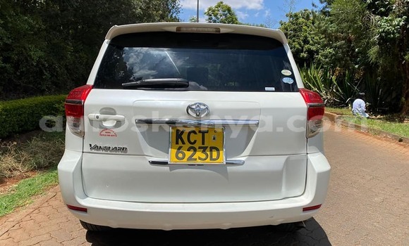 Oofamaa Toyota Vanguard White Makiinaa iti Nairobi keessatti Nairobi keessatti Oofamaa Toyota Vanguard White Makiinaa iti Nairobi keessatti Nairobi keessatti