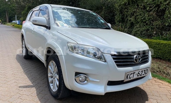 Oofamaa Toyota Vanguard White Makiinaa iti Nairobi keessatti Nairobi keessatti Oofamaa Toyota Vanguard White Makiinaa iti Nairobi keessatti Nairobi keessatti
