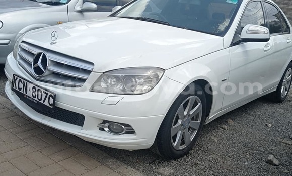 Oofamaa Mercedes‒Benz C–Class White Makiinaa iti Nairobi keessatti Nairobi keessatti Oofamaa Mercedes‒Benz C–Class White Makiinaa iti Nairobi keessatti Nairobi keessatti