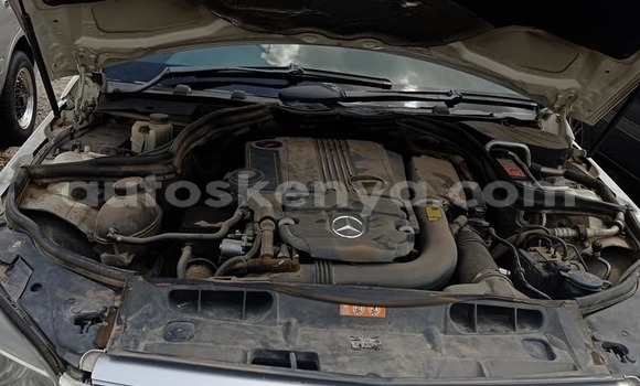 Oofamaa Mercedes‒Benz C–Class White Makiinaa iti Nairobi keessatti Nairobi keessatti Oofamaa Mercedes‒Benz C–Class White Makiinaa iti Nairobi keessatti Nairobi keessatti