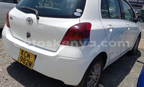 Oofamaa Toyota Vitz White Makiinaa iti Nairobi keessatti Nairobi keessatti Oofamaa Toyota Vitz White Makiinaa iti Nairobi keessatti Nairobi keessatti