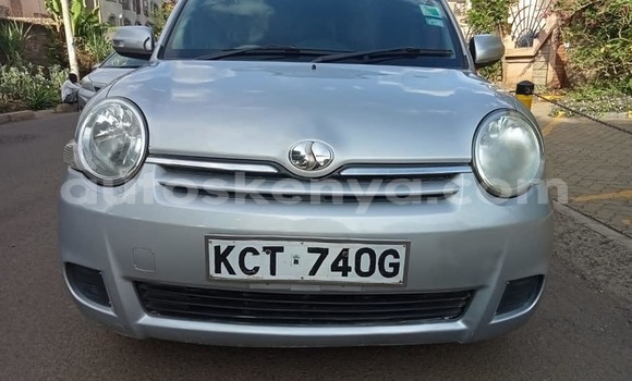 Nunua Ilio tumika Toyota Sienta Fedha Gari ndani ya Nairobi nchini Nairobi