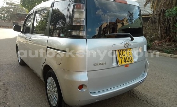 Oofamaa Toyota Sienta Silver Makiinaa iti Nairobi keessatti Nairobi keessatti Oofamaa Toyota Sienta Silver Makiinaa iti Nairobi keessatti Nairobi keessatti