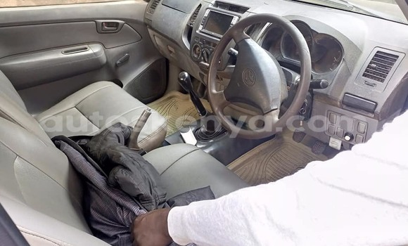 Oofamaa Toyota Hilux Green Makiinaa iti Nairobi keessatti Nairobi keessatti Oofamaa Toyota Hilux Green Makiinaa iti Nairobi keessatti Nairobi keessatti