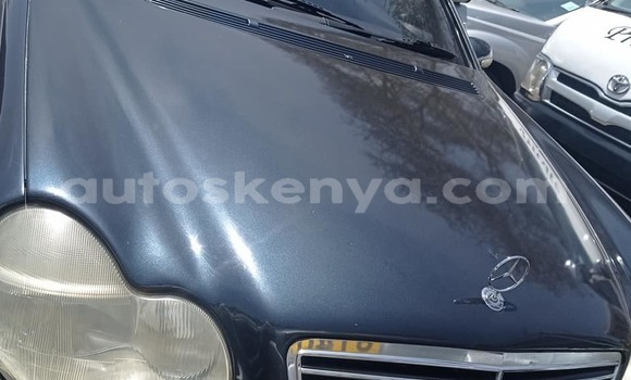 Oofamaa Mercedes‒Benz C–Class Blue Makiinaa iti Nairobi keessatti Nairobi keessatti Oofamaa Mercedes‒Benz C–Class Blue Makiinaa iti Nairobi keessatti Nairobi keessatti