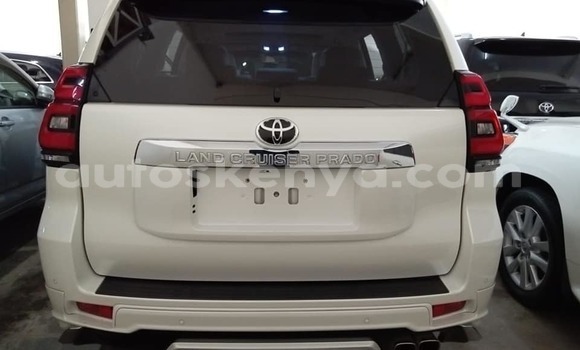 Nunua Ilio tumika Toyota Land Cruiser Prado Nyeupe Gari ndani ya Mombasa nchini Kenya ya Pwani Nunua Ilio tumika Toyota Land Cruiser Prado Nyeupe Gari ndani ya Mombasa nchini Kenya ya Pwani