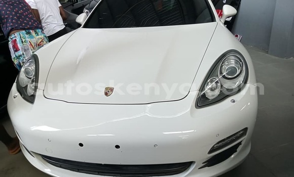 Nunua Ilio tumika Porsche Panamera Nyeupe Gari ndani ya Mombasa nchini Kenya ya Pwani Nunua Ilio tumika Porsche Panamera Nyeupe Gari ndani ya Mombasa nchini Kenya ya Pwani