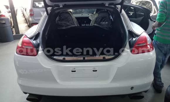 Nunua Ilio tumika Porsche Panamera Nyeupe Gari ndani ya Mombasa nchini Kenya ya Pwani Nunua Ilio tumika Porsche Panamera Nyeupe Gari ndani ya Mombasa nchini Kenya ya Pwani