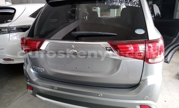 Nunua Ilio tumika Mitsubishi Outlander Fedha Gari ndani ya Mombasa nchini Kenya ya Pwani Nunua Ilio tumika Mitsubishi Outlander Fedha Gari ndani ya Mombasa nchini Kenya ya Pwani