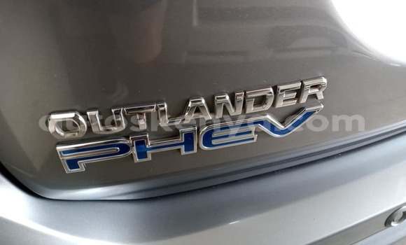 Nunua Ilio tumika Mitsubishi Outlander Fedha Gari ndani ya Mombasa nchini Kenya ya Pwani Nunua Ilio tumika Mitsubishi Outlander Fedha Gari ndani ya Mombasa nchini Kenya ya Pwani