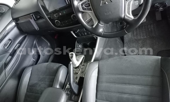 Nunua Ilio tumika Mitsubishi Outlander Fedha Gari ndani ya Mombasa nchini Kenya ya Pwani Nunua Ilio tumika Mitsubishi Outlander Fedha Gari ndani ya Mombasa nchini Kenya ya Pwani