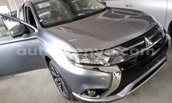Nunua Ilio tumika Mitsubishi Outlander Fedha Gari ndani ya Mombasa nchini Kenya ya Pwani Nunua Ilio tumika Mitsubishi Outlander Fedha Gari ndani ya Mombasa nchini Kenya ya Pwani