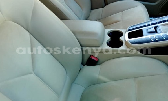 Nunua Ilio tumika Porsche Macan Nyeupe Gari ndani ya Mombasa nchini Kenya ya Pwani Nunua Ilio tumika Porsche Macan Nyeupe Gari ndani ya Mombasa nchini Kenya ya Pwani