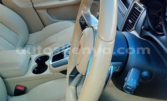Nunua Ilio tumika Porsche Macan Nyeupe Gari ndani ya Mombasa nchini Kenya ya Pwani Nunua Ilio tumika Porsche Macan Nyeupe Gari ndani ya Mombasa nchini Kenya ya Pwani