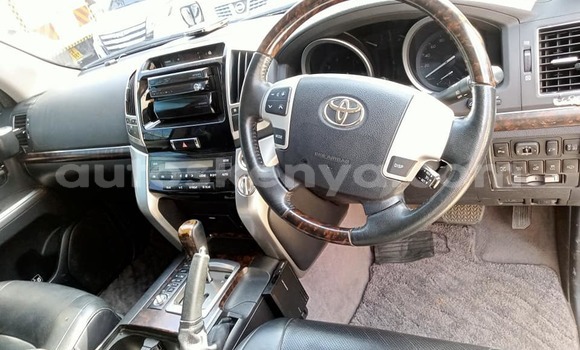 Nunua Ilio tumika Toyota Land Cruiser Nyeusi Gari ndani ya Mombasa nchini Kenya ya Pwani Nunua Ilio tumika Toyota Land Cruiser Nyeusi Gari ndani ya Mombasa nchini Kenya ya Pwani