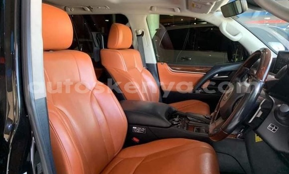Nunua Ilio tumika Lexus LX 570 Nyeusi Gari ndani ya Mombasa nchini Kenya ya Pwani Nunua Ilio tumika Lexus LX 570 Nyeusi Gari ndani ya Mombasa nchini Kenya ya Pwani