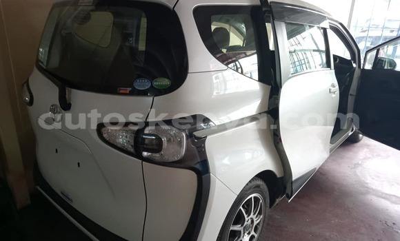 Nunua Ilio tumika Toyota Sienta Nyeupe Gari ndani ya Mombasa nchini Kenya ya Pwani Nunua Ilio tumika Toyota Sienta Nyeupe Gari ndani ya Mombasa nchini Kenya ya Pwani
