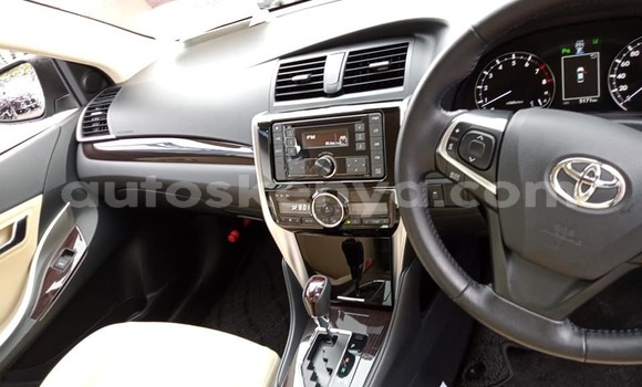 Nunua Ilio tumika Toyota Premio Bluu Gari ndani ya Mombasa nchini Kenya ya Pwani Nunua Ilio tumika Toyota Premio Bluu Gari ndani ya Mombasa nchini Kenya ya Pwani