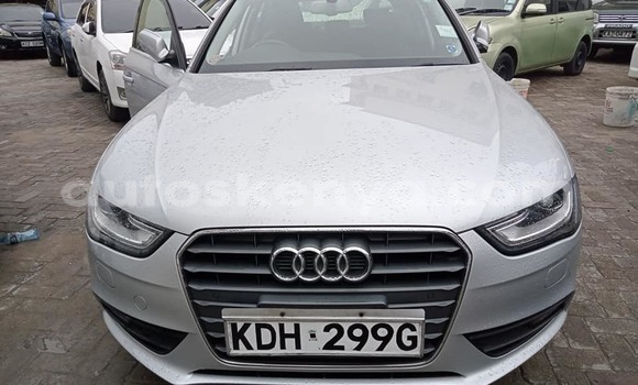 Nunua Ilio tumika Audi A4 Fedha Gari ndani ya Mombasa nchini Kenya ya Pwani