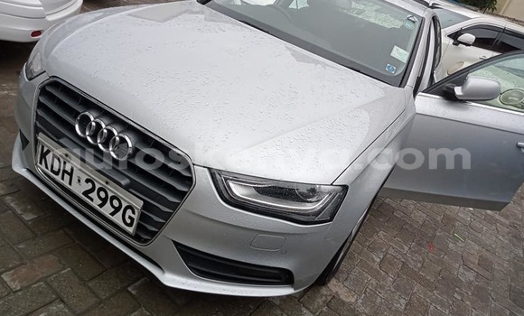 Nunua Ilio tumika Audi A4 Fedha Gari ndani ya Mombasa nchini Kenya ya Pwani Nunua Ilio tumika Audi A4 Fedha Gari ndani ya Mombasa nchini Kenya ya Pwani