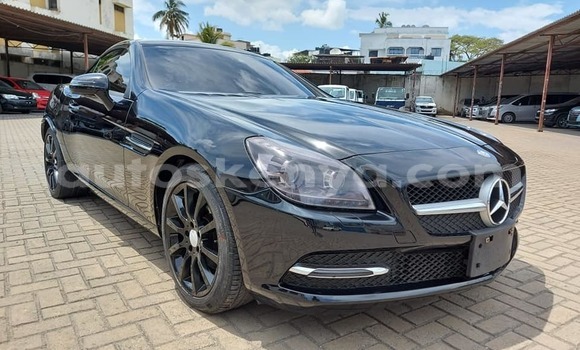 Nunua Ilio tumika Mercedes‒Benz SLK–Class Nyeusi Gari ndani ya Mombasa nchini Kenya ya Pwani Nunua Ilio tumika Mercedes‒Benz SLK–Class Nyeusi Gari ndani ya Mombasa nchini Kenya ya Pwani