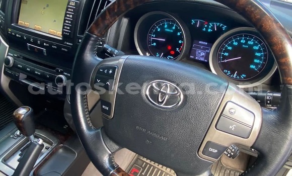 Nunua Ilio tumika Toyota Land Cruiser Nyeupe Gari ndani ya Mombasa nchini Kenya ya Pwani Nunua Ilio tumika Toyota Land Cruiser Nyeupe Gari ndani ya Mombasa nchini Kenya ya Pwani