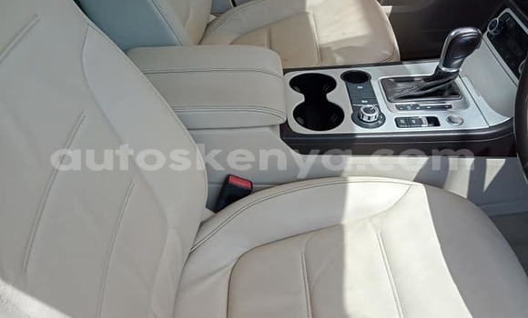 Nunua Ilio tumika Volkswagen Touareg Nyeupe Gari ndani ya Mombasa nchini Kenya ya Pwani Nunua Ilio tumika Volkswagen Touareg Nyeupe Gari ndani ya Mombasa nchini Kenya ya Pwani