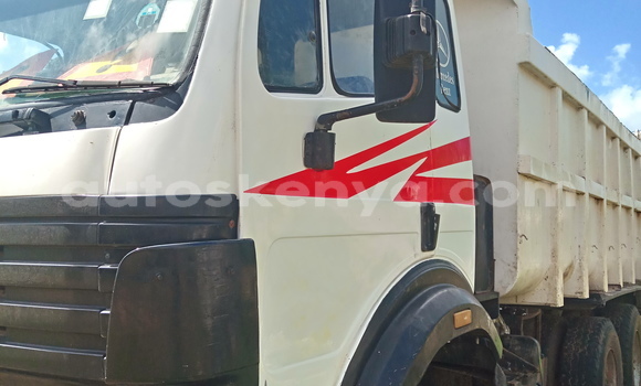 Buy Used Mercedes Viano White Car in Kilifi in Coastal Kenya Buy Used Mercedes Viano White Car in Kilifi in Coastal Kenya